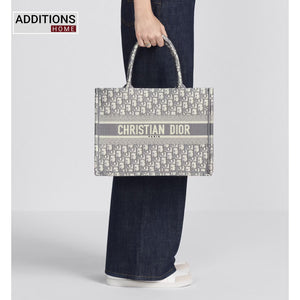 Stylish and Trendy  Luxury Premium Tote Bag .(13 inch x 6 inch x 10 inch)
