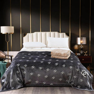 Luxury Designer Full Reversible Blanket Perfect For Grandeur Home Décor